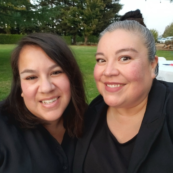 Carrie & Nikki - Picture 5 of 6